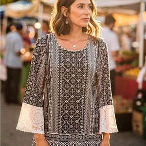 Women's Black and White Patterned Top